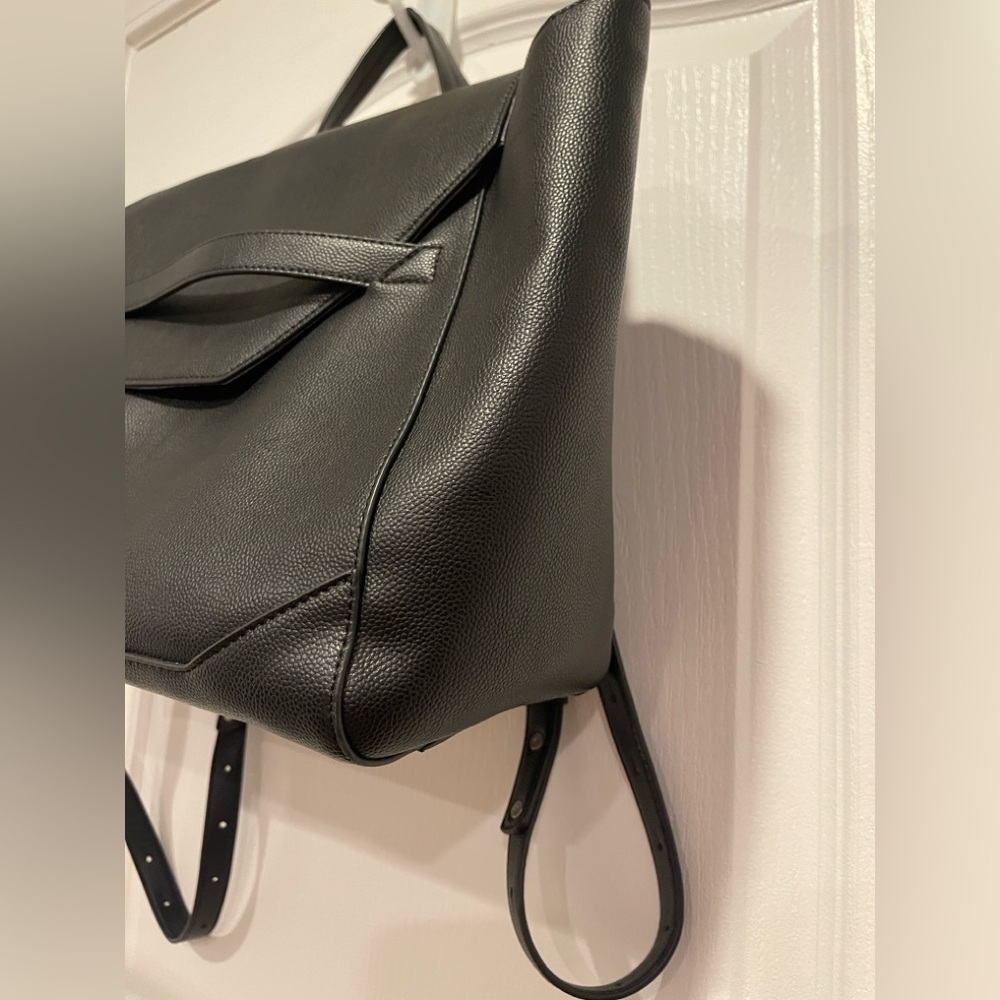 The Honest Company Black Structured Diaper Bag Tote - Picture 7 of 10